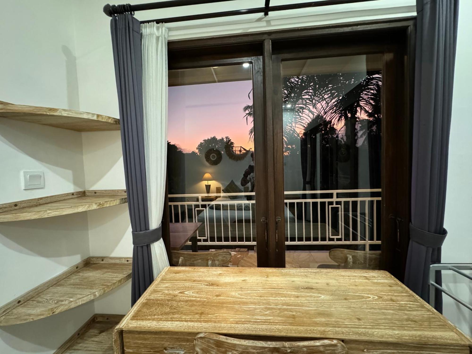 Hanaka Riverside Guest house *