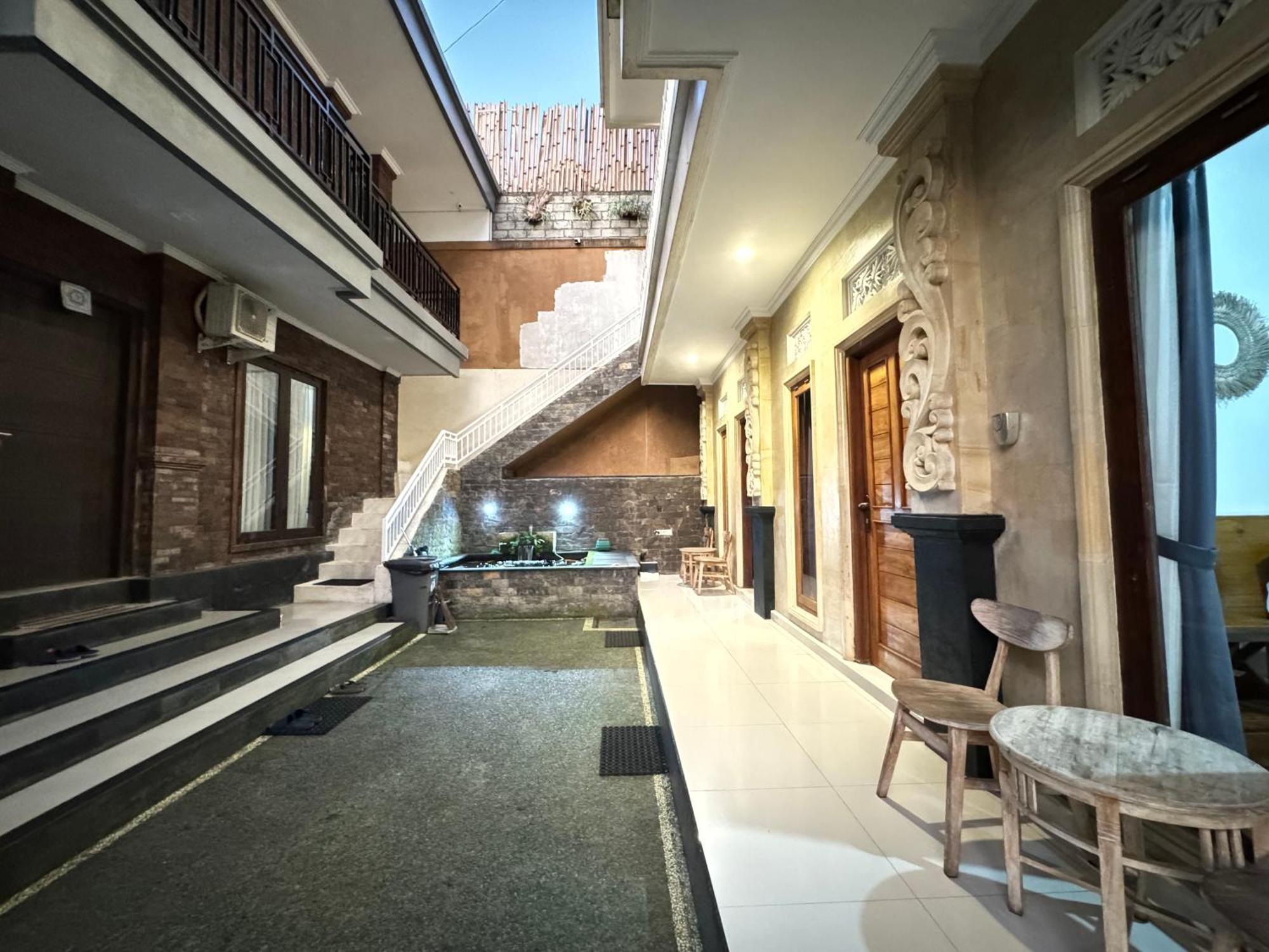 Hanaka Riverside Guest house *