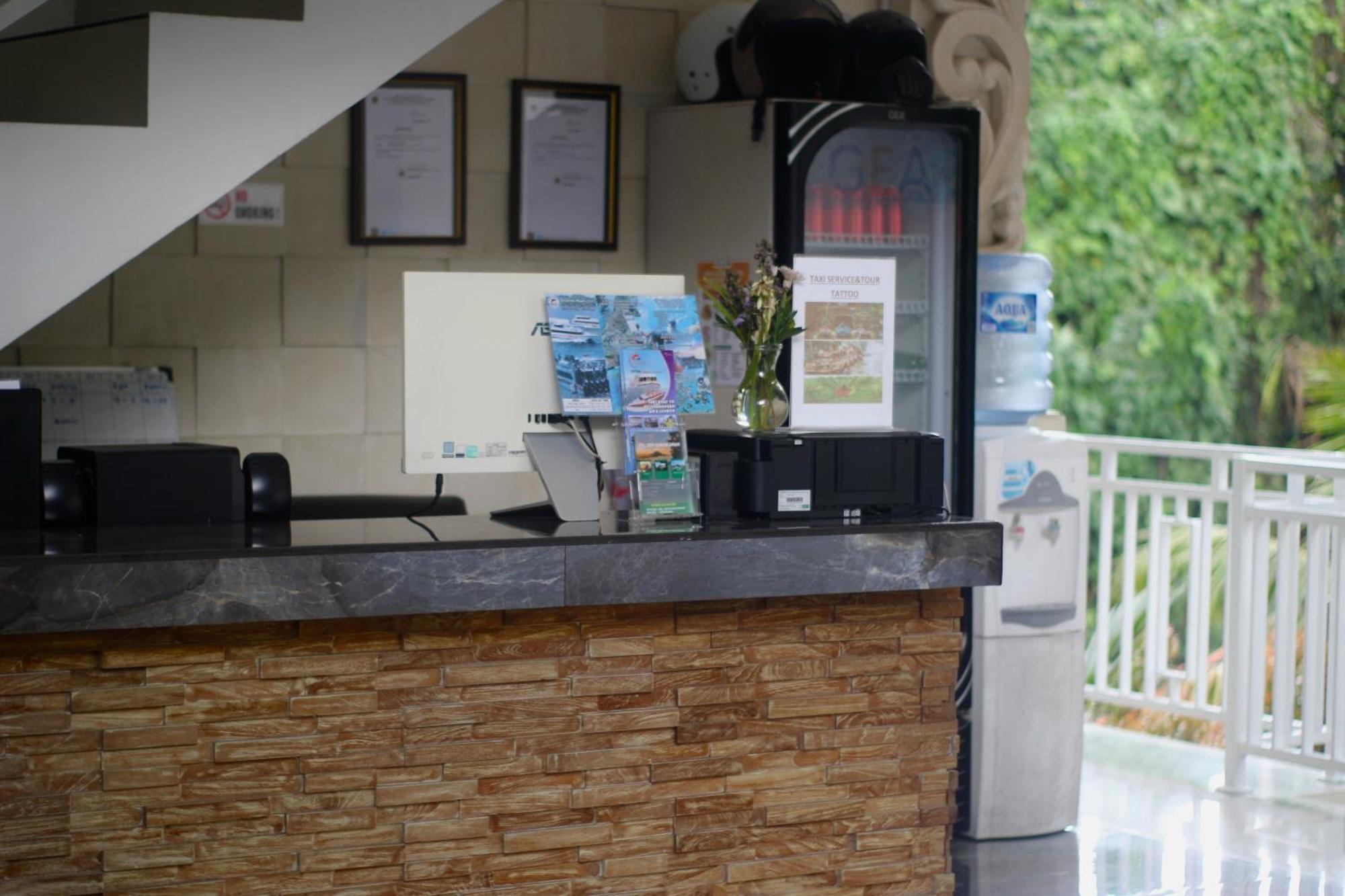 Hanaka Riverside Guest house