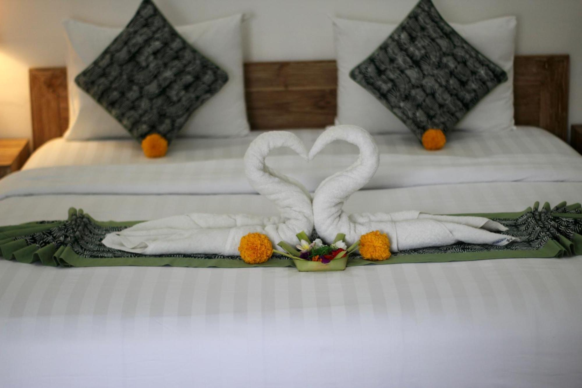 Hanaka Riverside Guest house