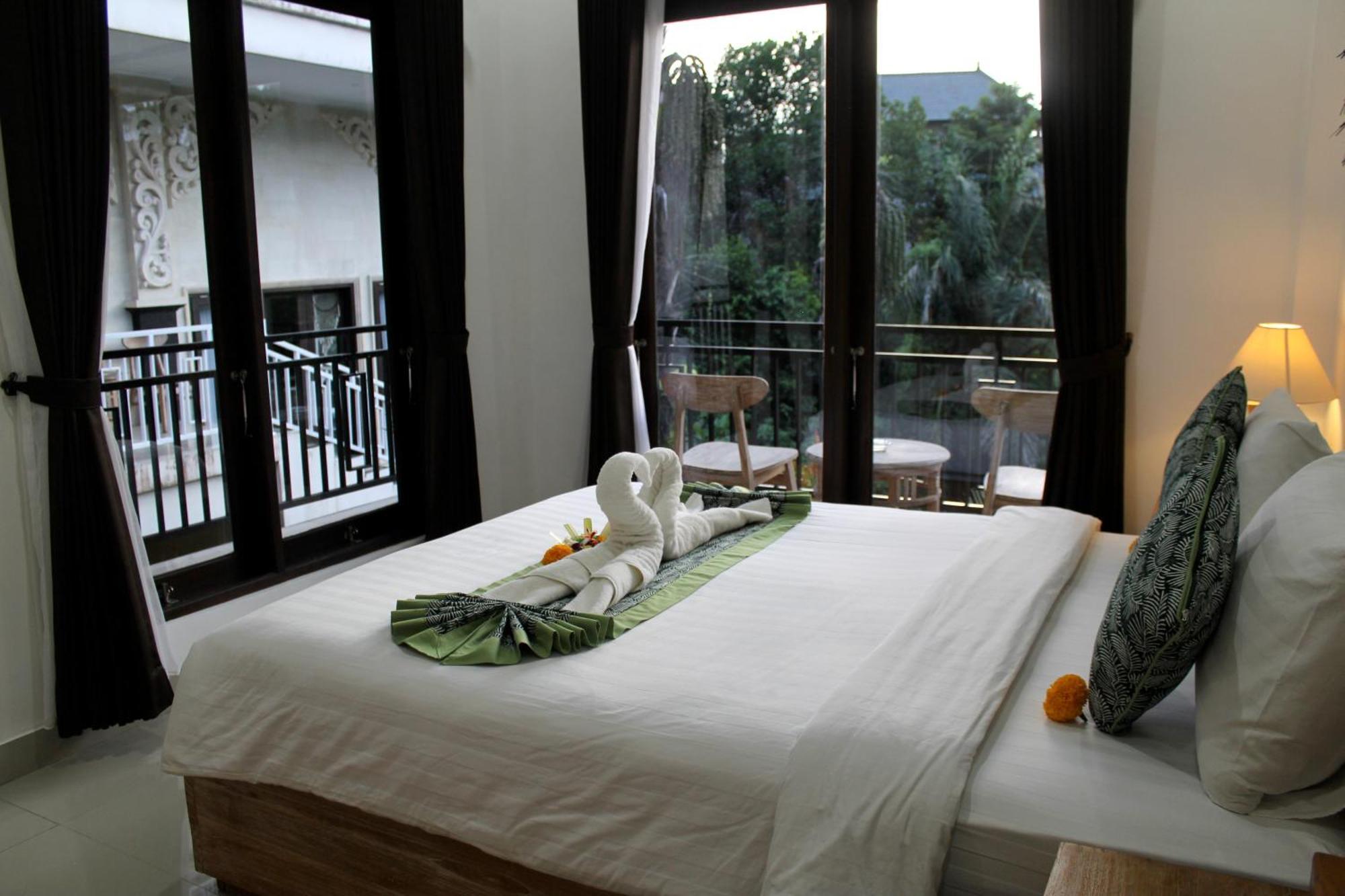 Hanaka Riverside Guest house