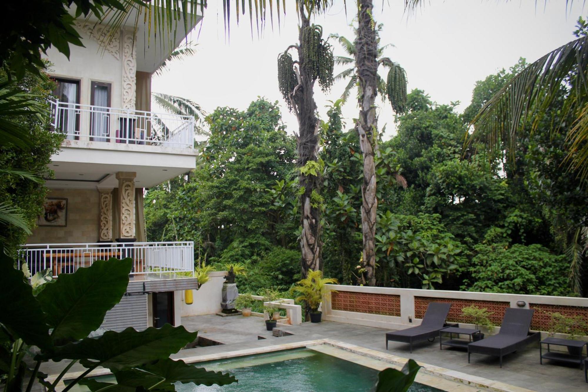 Hanaka Riverside Guest house *