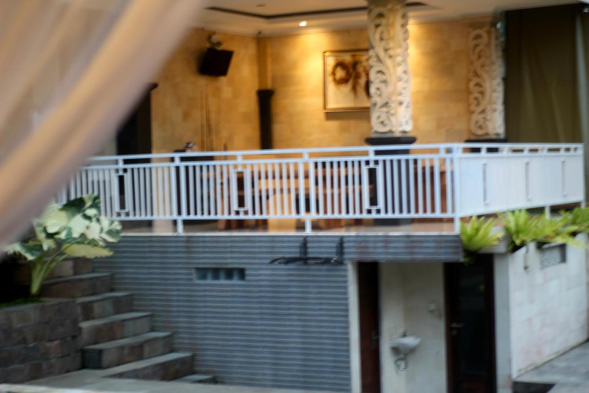 Hanaka Riverside Guest house