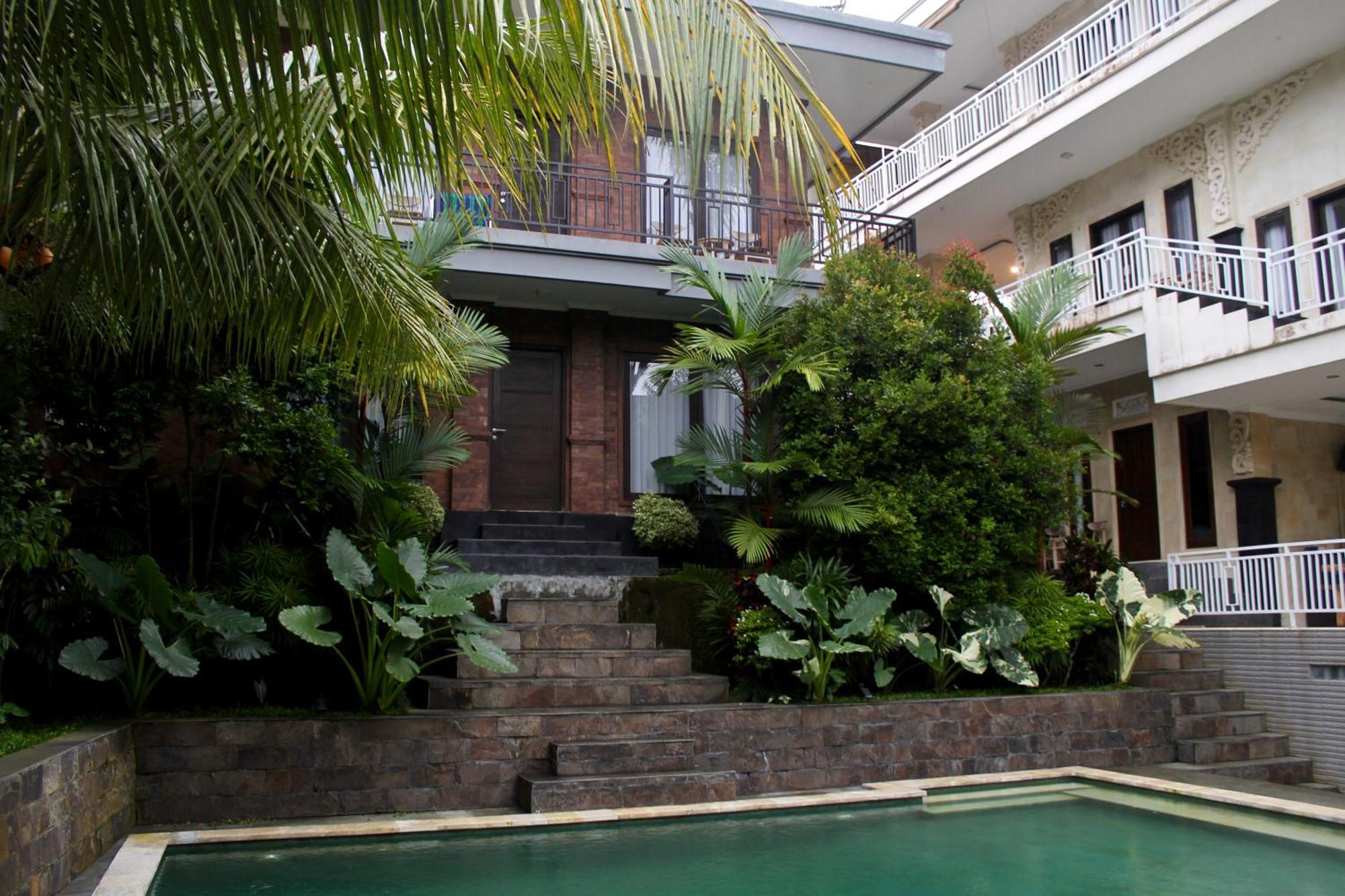Hanaka Riverside *