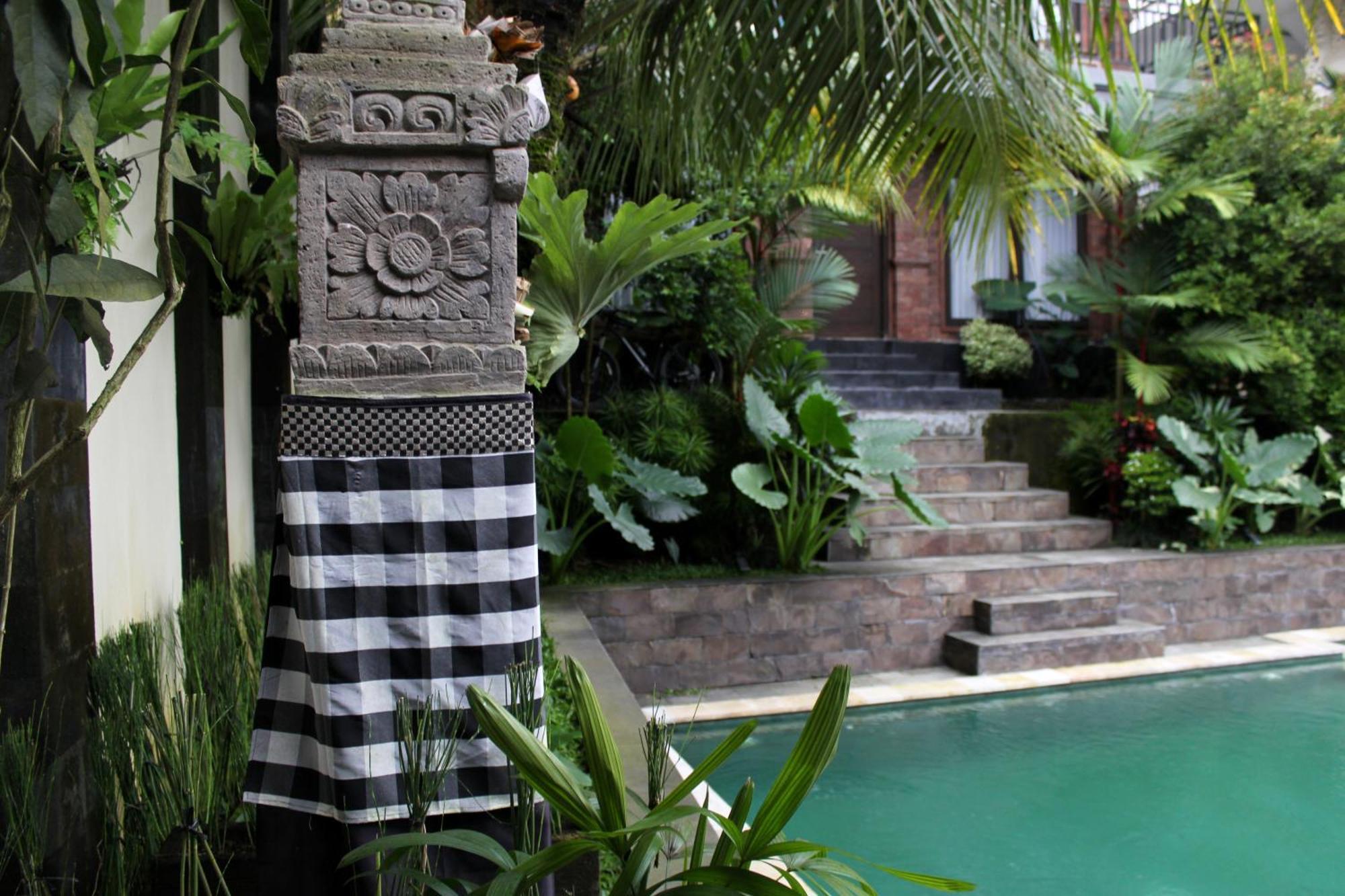 Hanaka Riverside Guest house *
