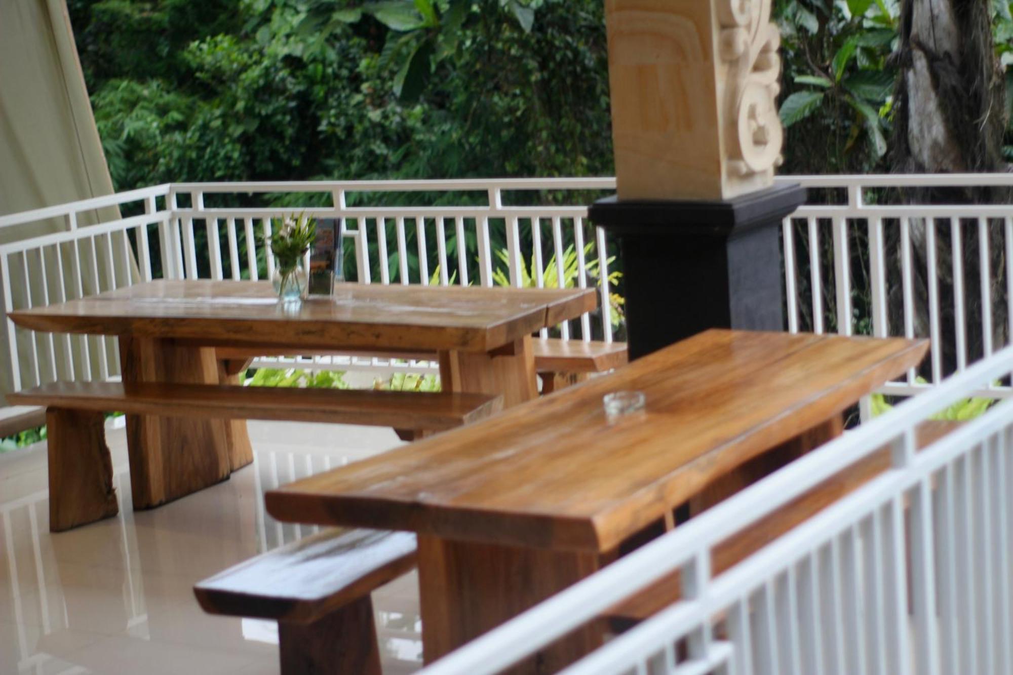 Hanaka Riverside Wisma tamu